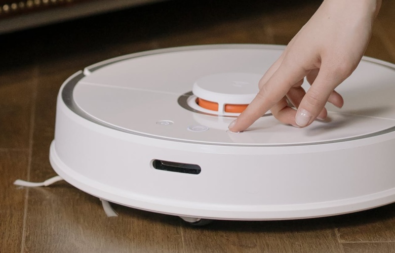 How Robot Vacuum Cleaners Use AI to Navigate Your Home