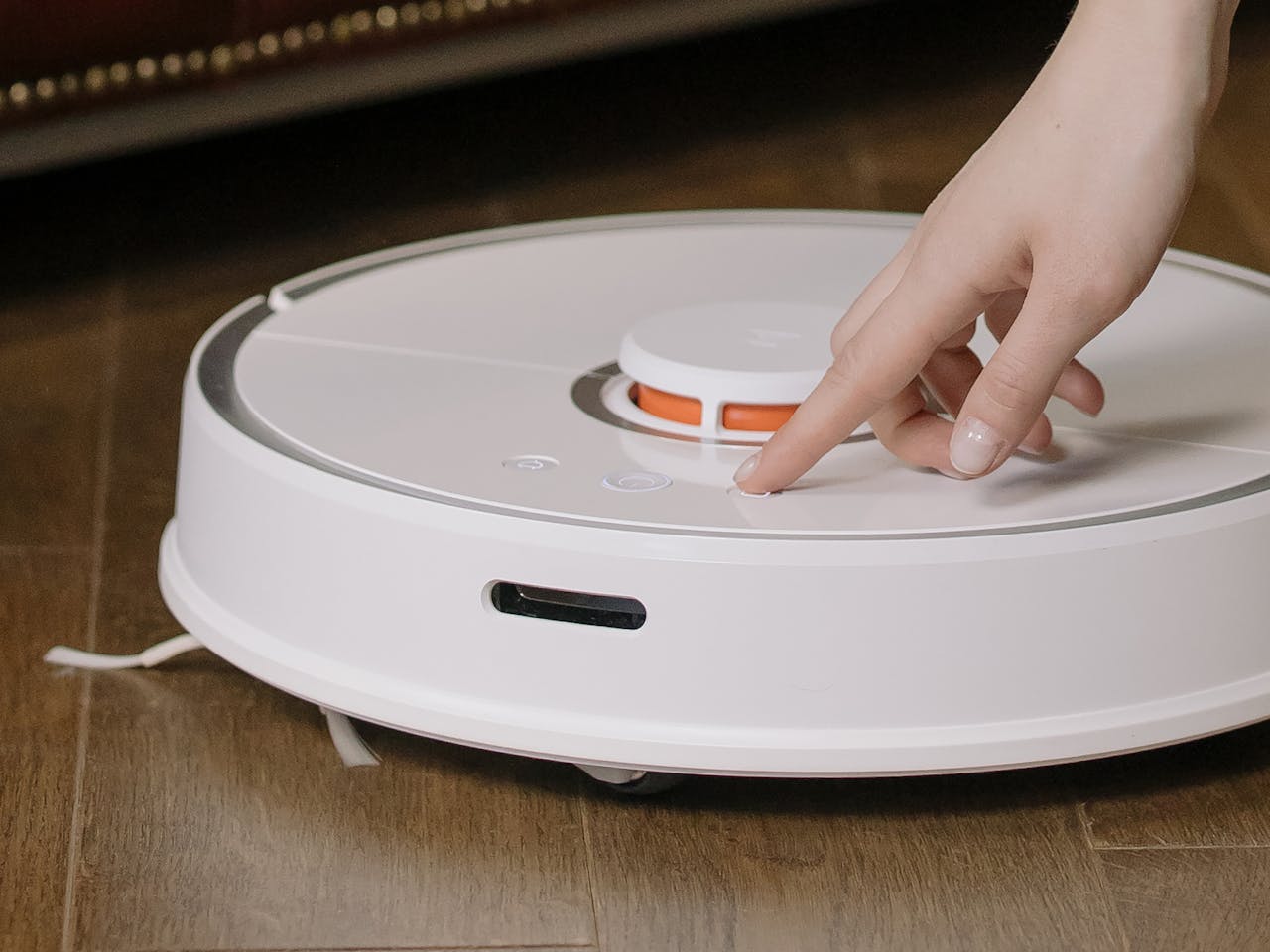 How Robot Vacuum Cleaners Use AI to Navigate Your Home