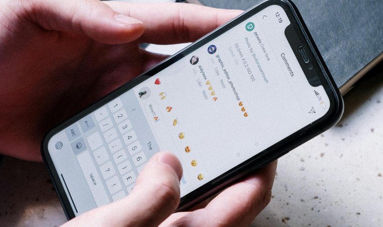 Why Machine-Generated Comments Reveal Automated Follower Behavior